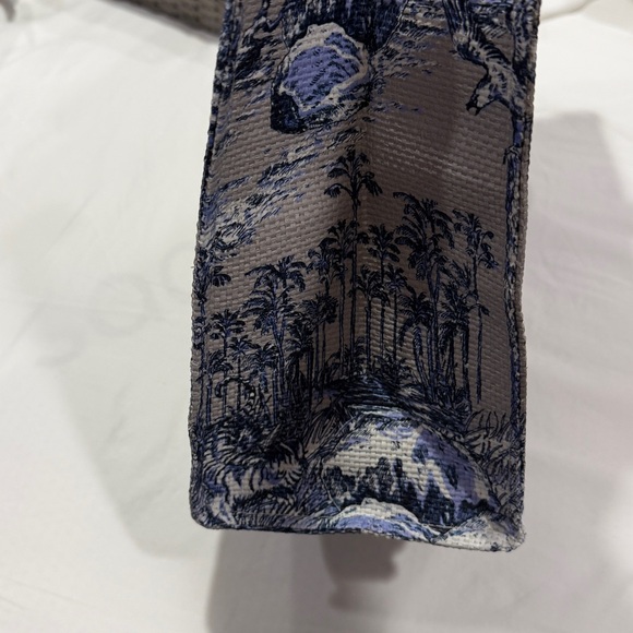 Dior Around The World VIP Blue and Tan Tote - Picture 10 of 11